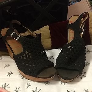 Wedge sandals